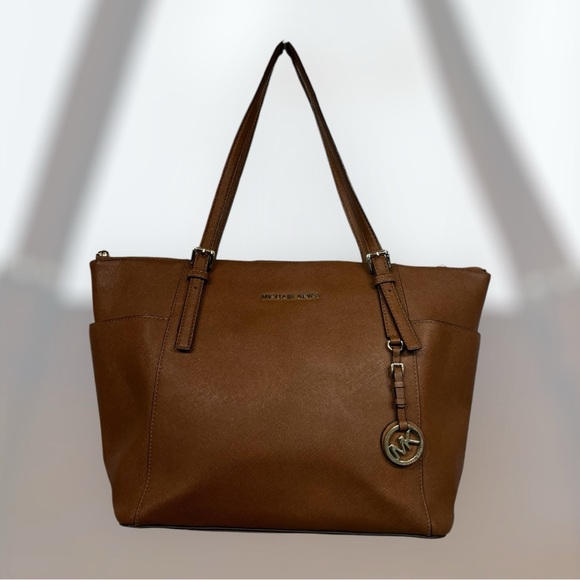 Michael Kors Handbags - Michael Kors Jet Set Tote